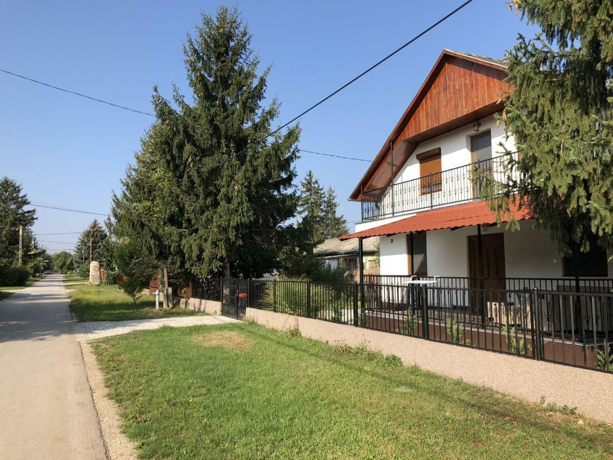 Starlight Apartment Mezőkövesd Exteriör bild